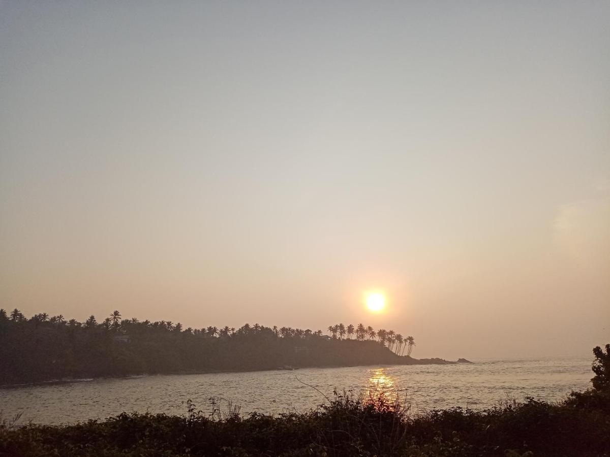 Surf Paradise Tangalle Ngoại thất bức ảnh